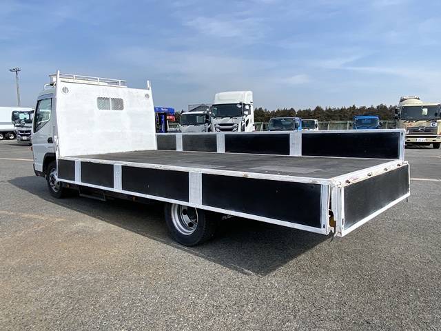 三菱ふそうキャンター平ボディ小型（2t・3t）[写真11]