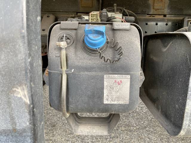 三菱ふそうキャンター平ボディ小型（2t・3t）[写真19]