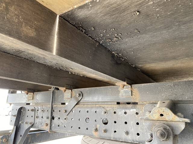 三菱ふそうキャンター平ボディ小型（2t・3t）[写真22]