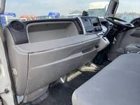 三菱ふそうキャンター平ボディ小型（2t・3t）[写真32]