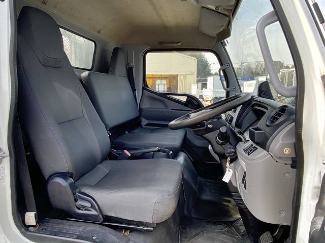 三菱ふそうキャンター平ボディ小型（2t・3t）[写真35]