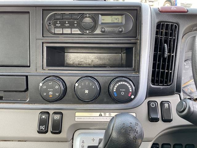 三菱ふそうキャンター平ボディ小型（2t・3t）[写真37]