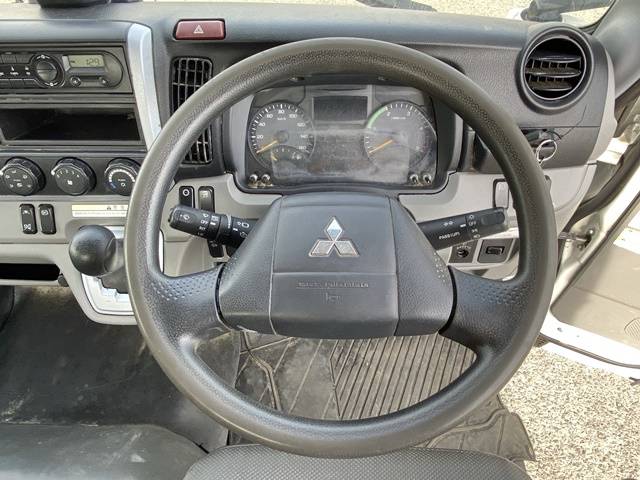 三菱ふそうキャンター平ボディ小型（2t・3t）[写真38]