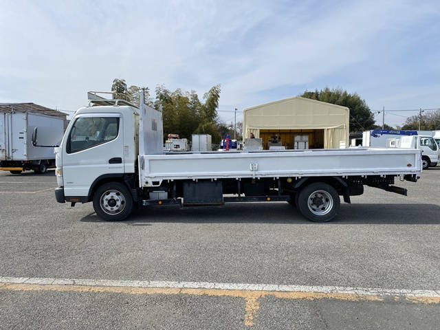 三菱ふそうキャンター平ボディ小型（2t・3t）[写真05]