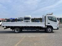 三菱ふそうキャンター平ボディ小型（2t・3t）[写真06]