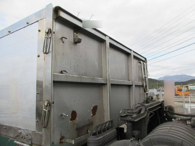 いすゞギガ深ダンプ（土砂禁ダンプ）大型（10t）[写真12]