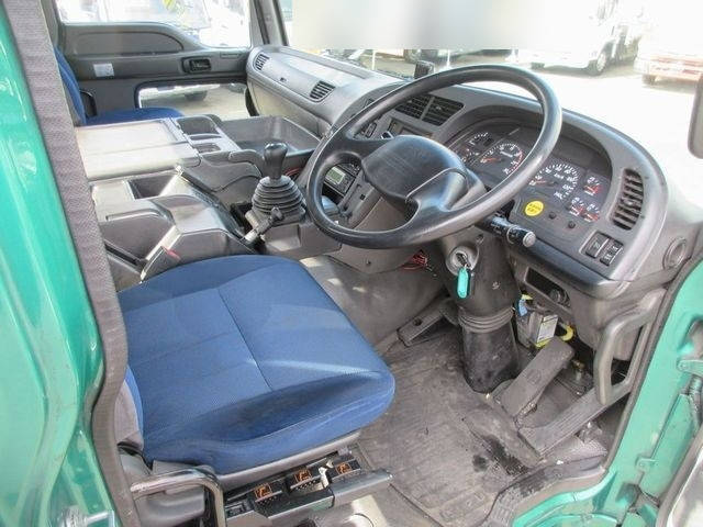 いすゞギガ深ダンプ（土砂禁ダンプ）大型（10t）[写真21]