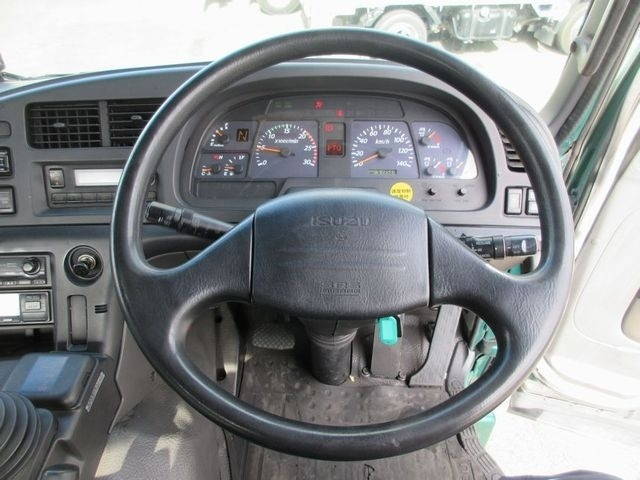 いすゞギガ深ダンプ（土砂禁ダンプ）大型（10t）[写真23]