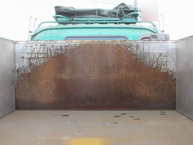 いすゞギガ深ダンプ（土砂禁ダンプ）大型（10t）[写真09]