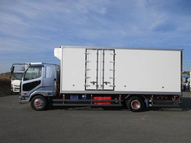 三菱ふそうファイター冷凍車（冷蔵車）中型（4t）[写真04]