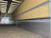 いすゞギガアルミウイング大型（10t）[写真12]