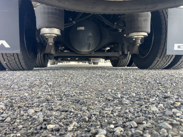 いすゞギガアルミウイング大型（10t）[写真18]