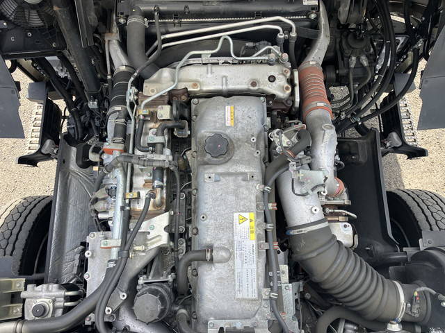 いすゞギガアルミウイング大型（10t）[写真22]