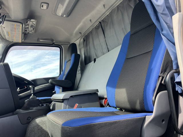 いすゞギガアルミウイング大型（10t）[写真26]