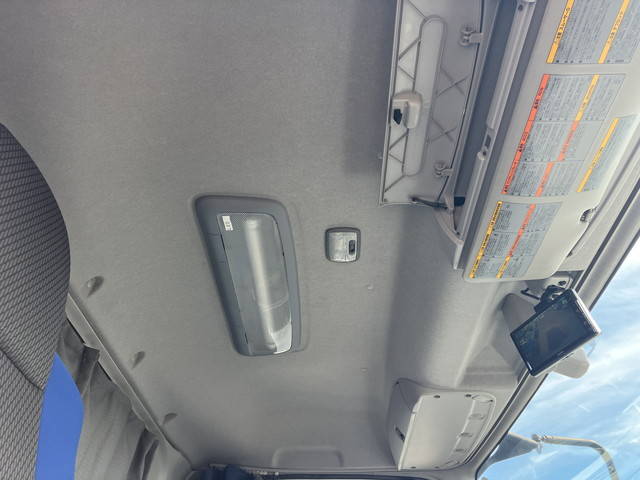 いすゞギガアルミウイング大型（10t）[写真32]