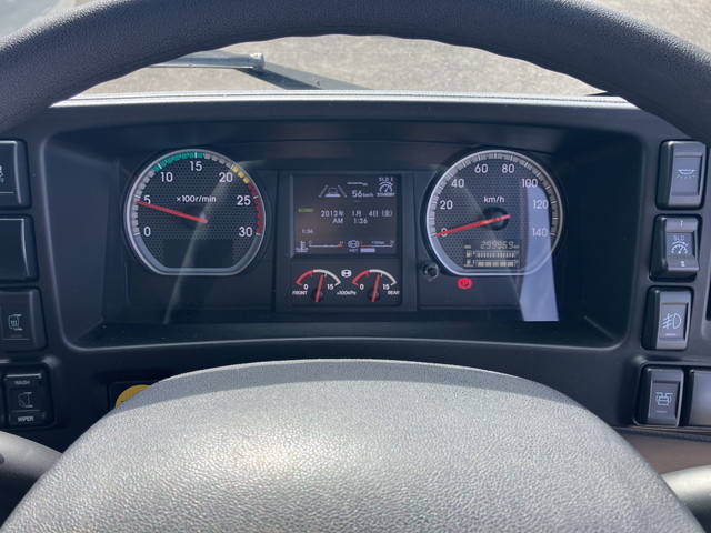 いすゞギガアルミウイング大型（10t）[写真35]