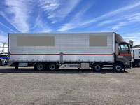 いすゞギガアルミウイング大型（10t）[写真09]