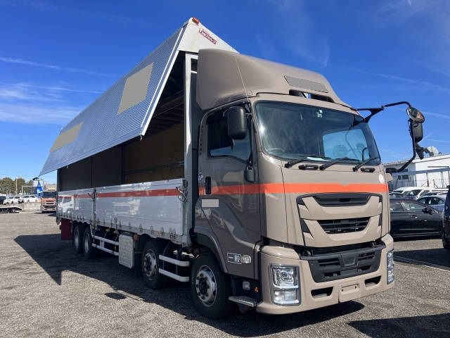 いすゞギガアルミウイング大型（10t）[写真01]