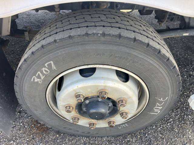 いすゞギガアルミウイング大型（10t）[写真28]