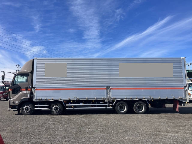 いすゞギガアルミウイング大型（10t）[写真03]