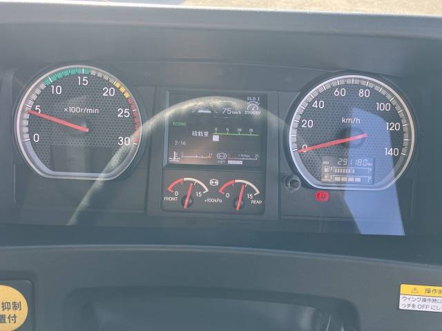 いすゞギガアルミウイング大型（10t）[写真07]