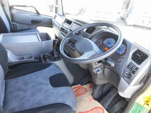 UDトラックスコンドルアルミブロック中型（4t）[写真12]