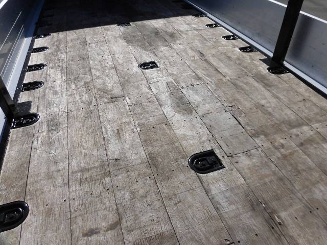 UDトラックスコンドルアルミブロック中型（4t）[写真06]