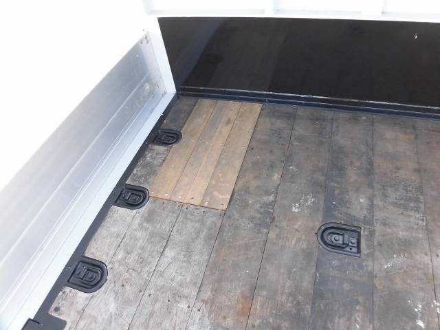 UDトラックスコンドルアルミブロック中型（4t）[写真07]