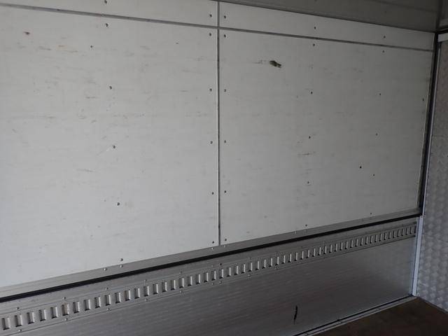 日野デュトロ冷蔵冷凍ウイング小型（2t・3t）[写真11]