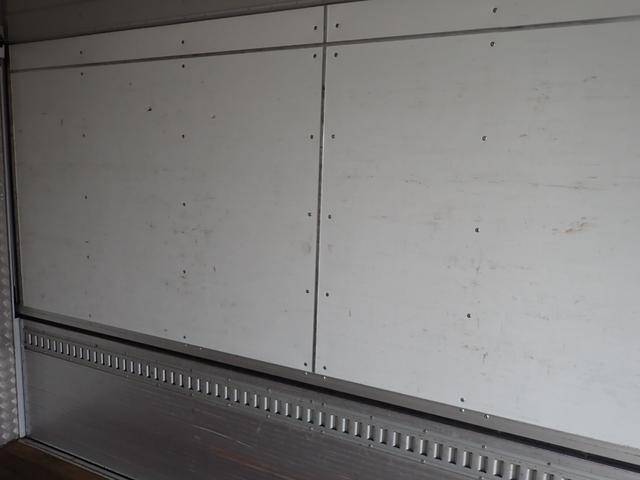 日野デュトロ冷蔵冷凍ウイング小型（2t・3t）[写真12]