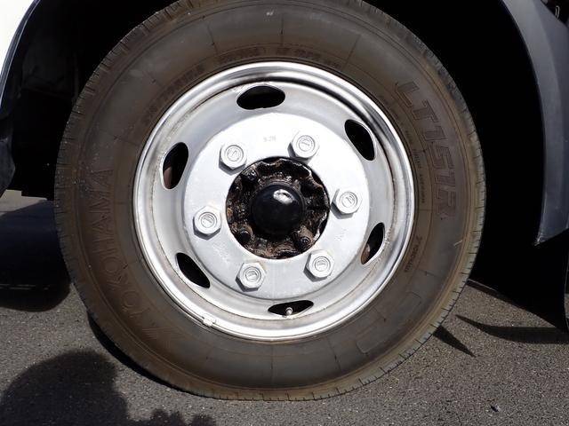 日野デュトロ冷蔵冷凍ウイング小型（2t・3t）[写真15]