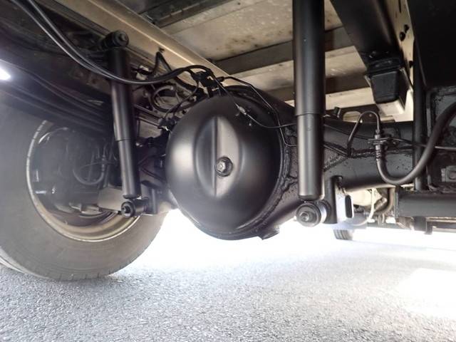 日野デュトロ冷蔵冷凍ウイング小型（2t・3t）[写真18]