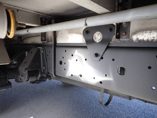 日野デュトロ冷蔵冷凍ウイング小型（2t・3t）[写真21]