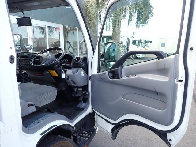 日野デュトロ冷蔵冷凍ウイング小型（2t・3t）[写真31]