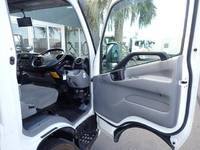 日野デュトロ冷蔵冷凍ウイング小型（2t・3t）[写真31]