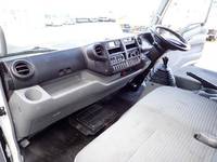 日野デュトロ冷蔵冷凍ウイング小型（2t・3t）[写真33]