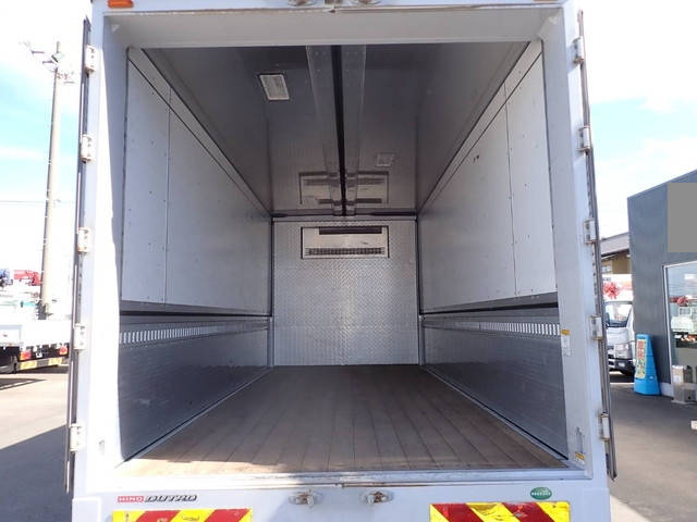 日野デュトロ冷蔵冷凍ウイング小型（2t・3t）[写真07]