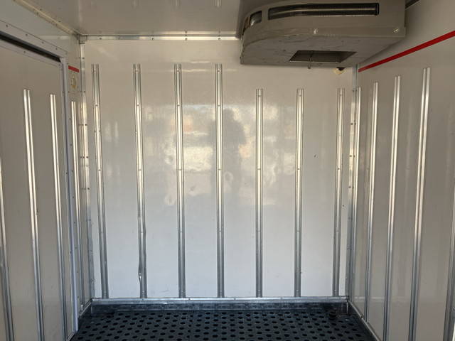 いすゞエルフ冷凍車（冷蔵車）小型（2t・3t）[写真13]