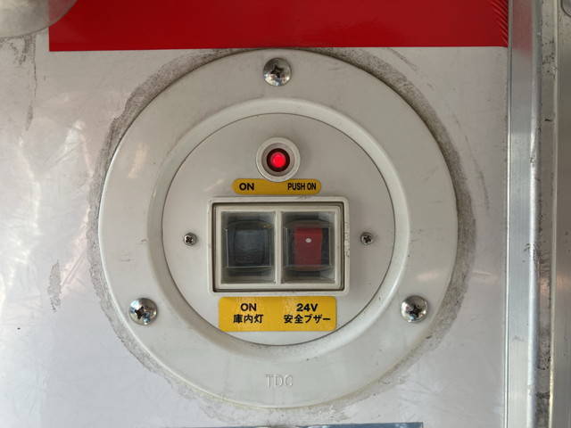 いすゞエルフ冷凍車（冷蔵車）小型（2t・3t）[写真16]