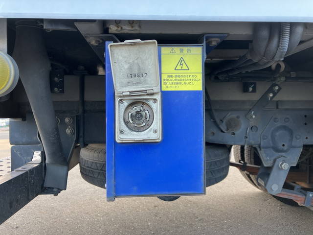 いすゞエルフ冷凍車（冷蔵車）小型（2t・3t）[写真21]