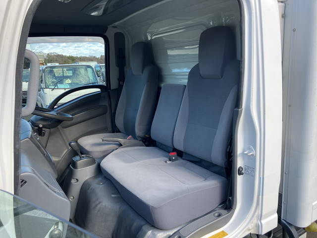 いすゞエルフ冷凍車（冷蔵車）小型（2t・3t）[写真30]