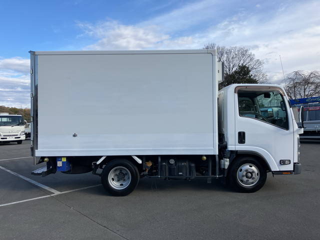 いすゞエルフ冷凍車（冷蔵車）小型（2t・3t）[写真07]