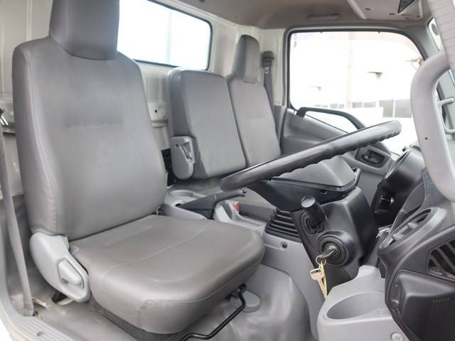 日野デュトロ平ボディ小型（2t・3t）[写真24]