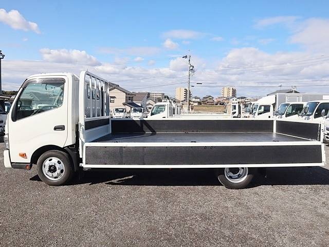 日野デュトロ平ボディ小型（2t・3t）[写真09]