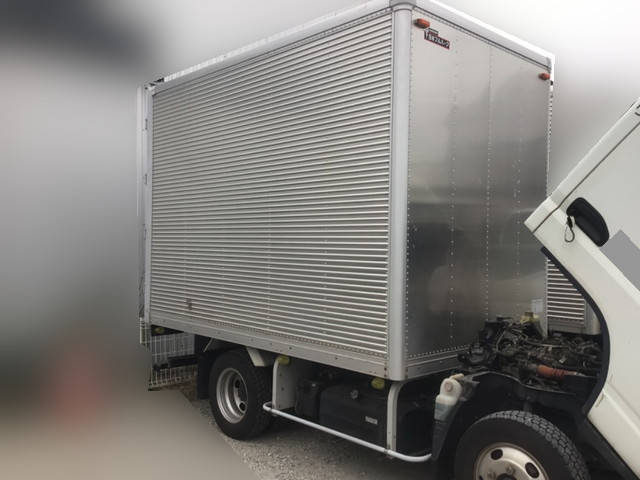 三菱ふそうキャンターアルミバン小型（2t・3t）[写真10]