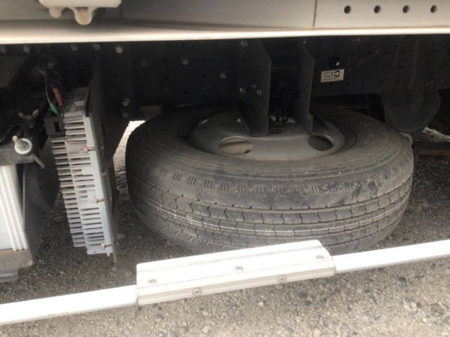 三菱ふそうキャンターアルミバン小型（2t・3t）[写真12]