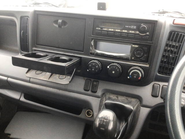 三菱ふそうキャンターアルミバン小型（2t・3t）[写真21]