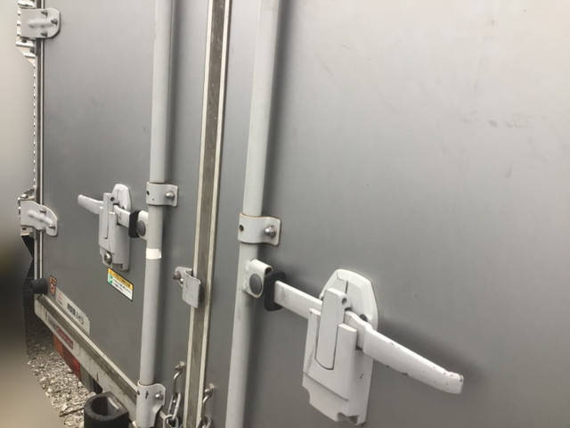 三菱ふそうキャンターアルミバン小型（2t・3t）[写真03]