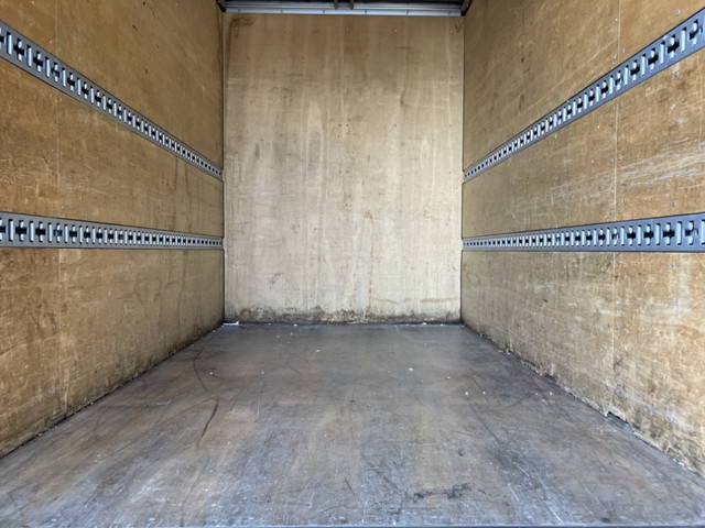 三菱ふそうキャンターガッツアルミバン小型（2t・3t）[写真11]