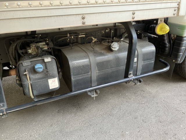 三菱ふそうキャンターガッツアルミバン小型（2t・3t）[写真14]